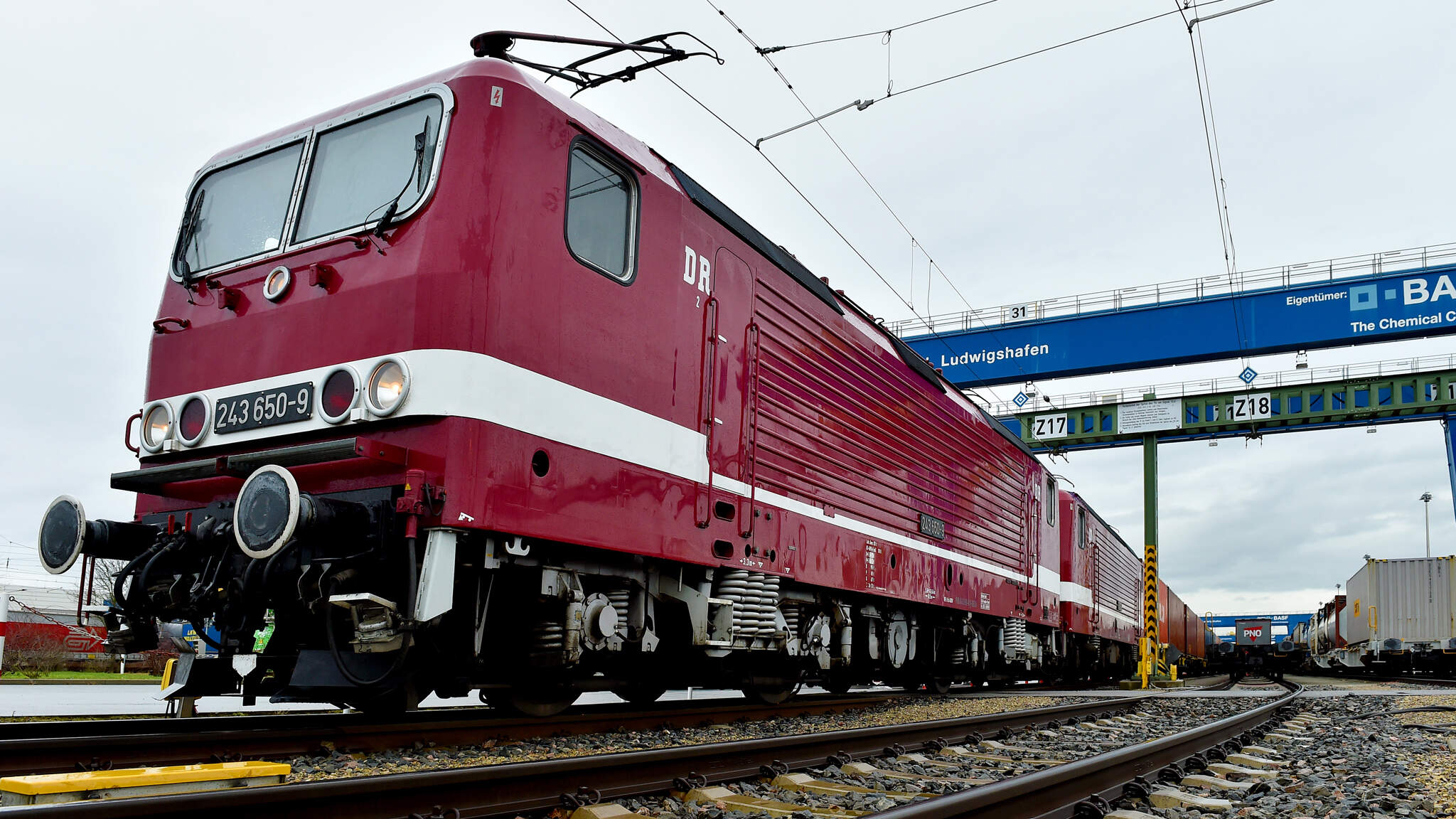 DACHSER Rail Services transport chemical products to the Chinese market from Ludwigshafen in Germany in half the time.