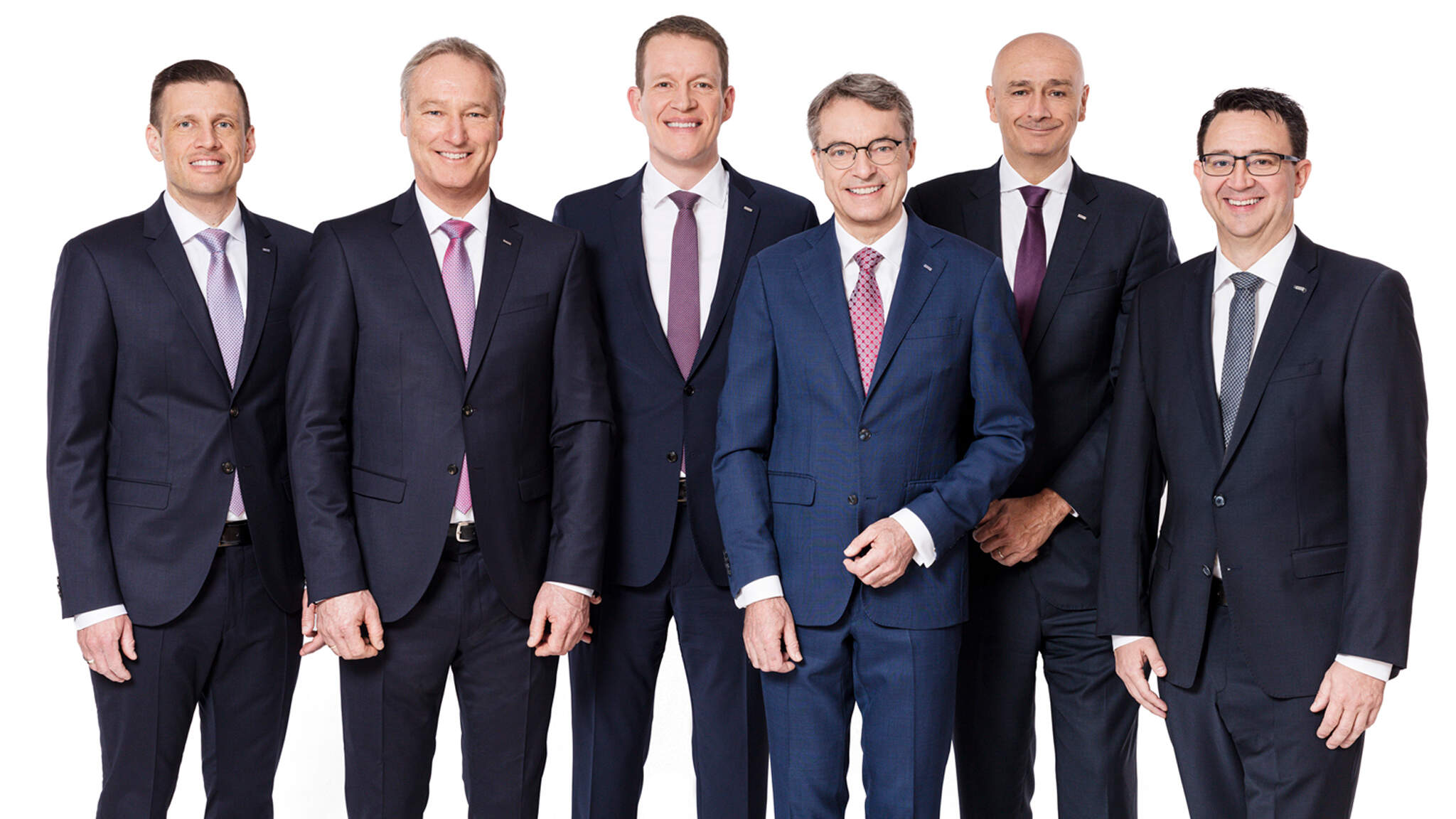 Alexander Tonn, Managing Director European Logistics Germany (from 1/1 2021 COO Road Logistics), Michael Schilling, COO Road Logistics; Burkhard Eling, CFO (from 1/1/2021 CEO); Bernhard Simon, CEO; Edoardo Podestà, COO Air & Sea Logistics; Stefan Hohm, Corporate Director Corporate Solutions, Research & Development (from 1/1/2021 CDO) Alexander Tonn, Managing Director European Logistics Germany (from 1/1 2021 COO Road Logistics), Michael Schilling, COO Road Logistics; Burkhard Eling, CFO (from 1/1/2021 CEO); Bernhard Simon, CEO; Edoardo Podestà, COO Air & Sea Logistics; Stefan Hohm, Corporate Director Corporate Solutions, Research & Development (from 1/1/2021 CDO)
